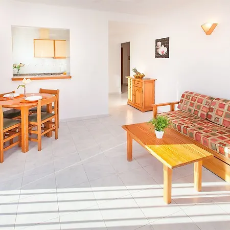 Typic Oasis Sa Tanca * Cala Llonga (Ibiza)
