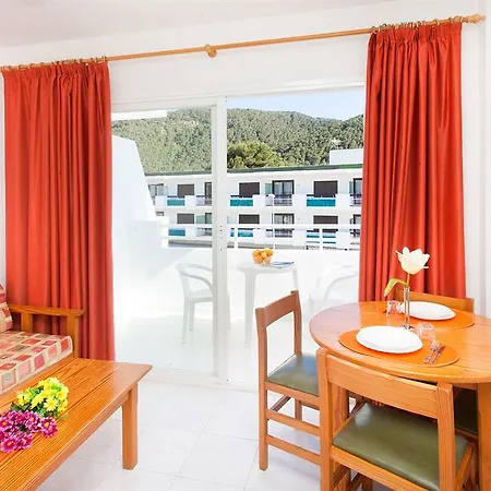 Typic Oasis Sa Tanca * Cala Llonga (Ibiza)